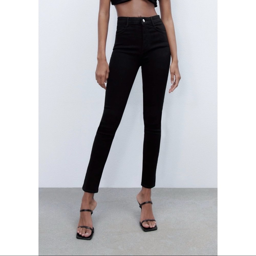 NEW 🖤 Hi-Rise Shaper Super Elastic Ankle Legth Jegging